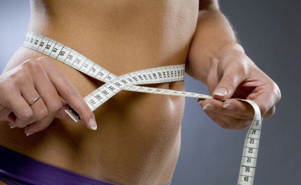 Nachdem Sie dank Diäten und Übungen in einer Woche 7 kg abgenommen haben, können Sie anmutige Formen bekommen. 