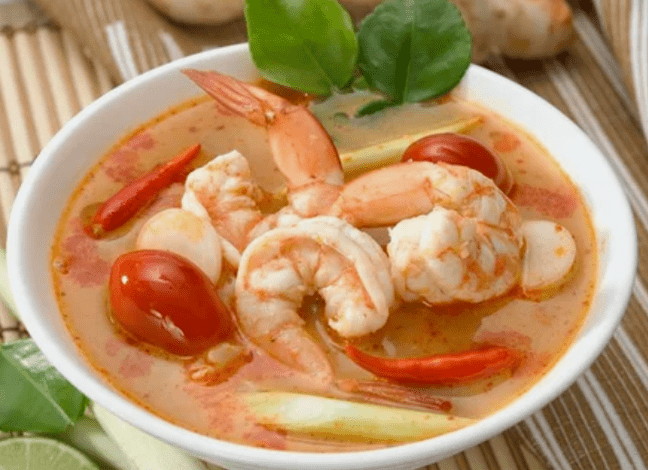 Tom Yam -Suppe mit Garnelen